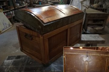 Restauration de vieille malle